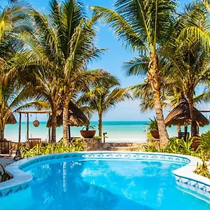 Dream Beachfront Hotell