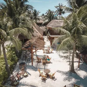 Casa Iguana - Beachfront Hotell